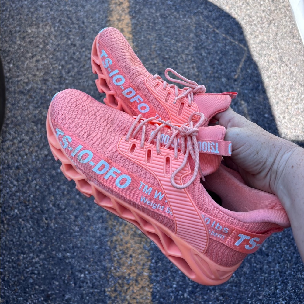 Amazon Women's Athletic Shoes - Pink
